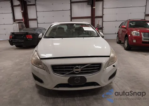 2013 Volvo S60 T5/T5 Platinum/T5 Premier/T5 Premier Plus из США, поврежденный, VIN YV1612FS7D2200213